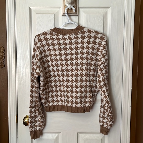 Hollister Dropped Shoulder Crop Sweater - Picture 2 of 3